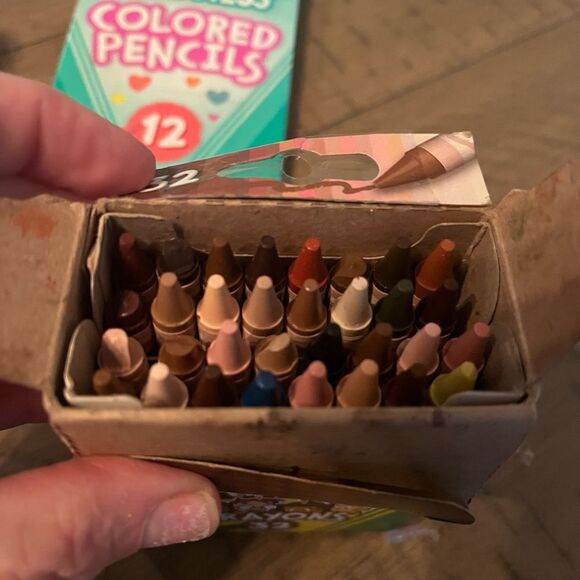 Crayola COLORS of KINDNESS Special Ed. PENCILS & CRAYONS + COLORS Of The WORLD - Picture 3 of 4